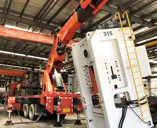 张北县提升工作效率，选择优质折臂吊租赁服务