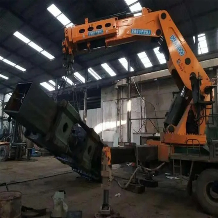 张北县130吨折臂吊车出租吊机租赁附近电话